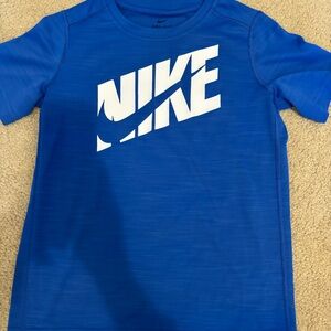 Kids Nike tee dri fit material